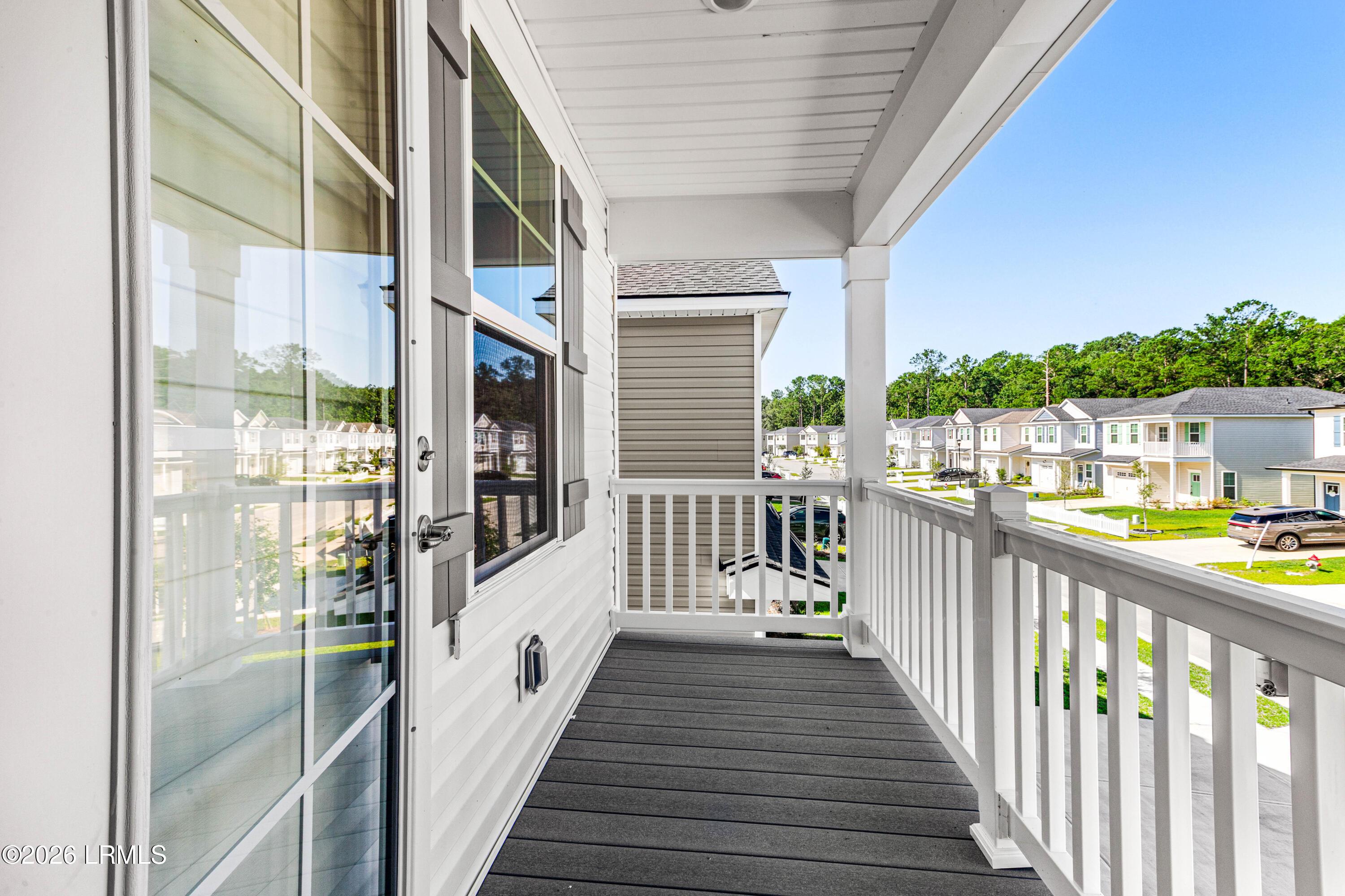 Second floor balconly