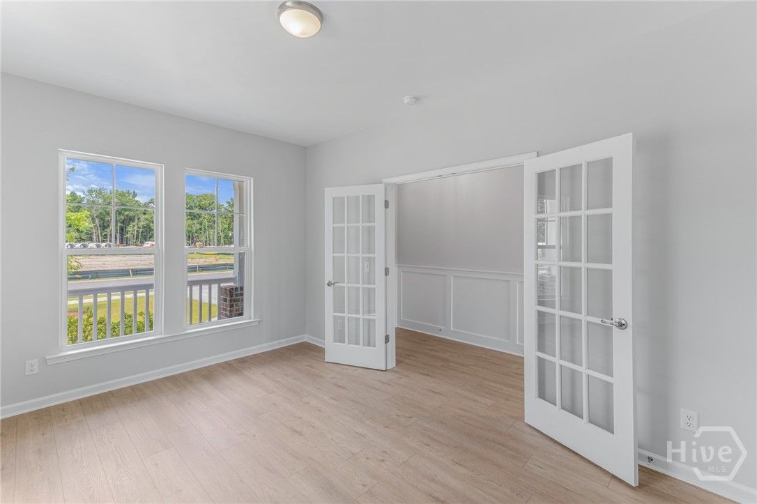 Den-Study Flex Space - French Doors