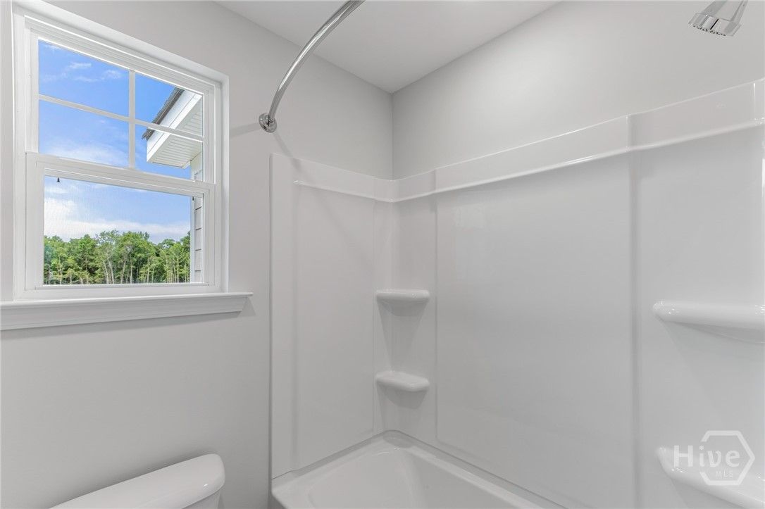 Upstairs Secondary Bath