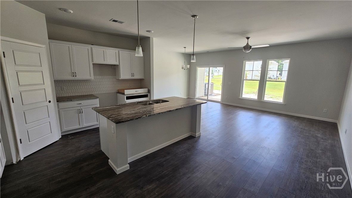 NOT the actual Townehome. Pictures are of a near f