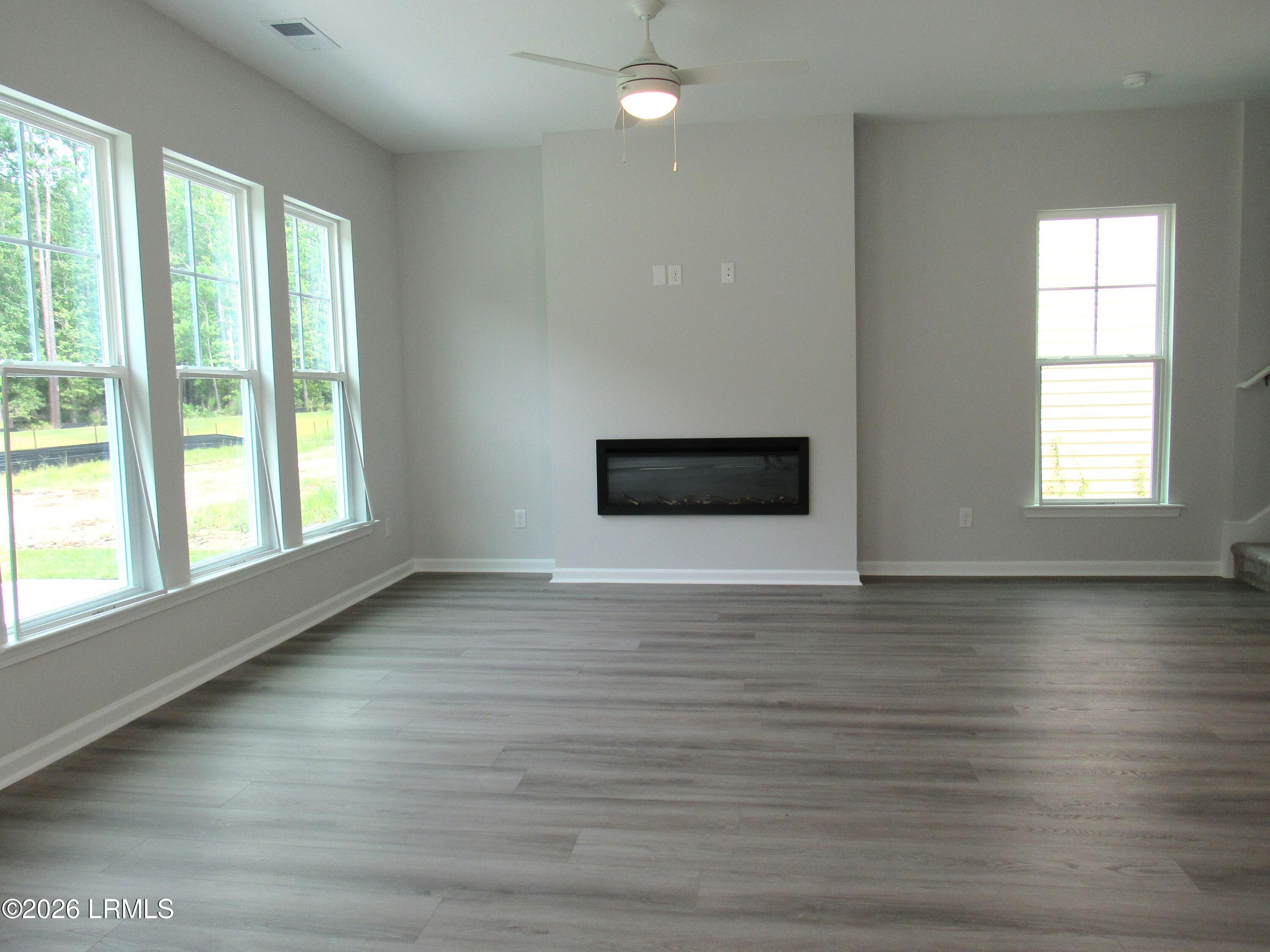 features fireplace