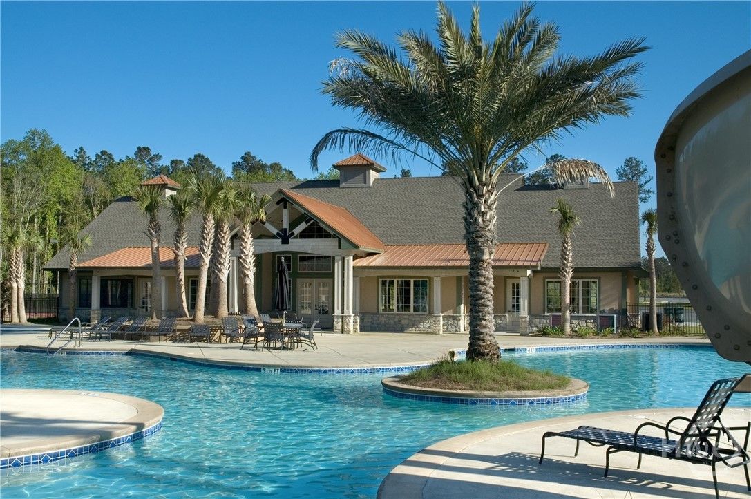 Highlands Clubhouse and Amenities