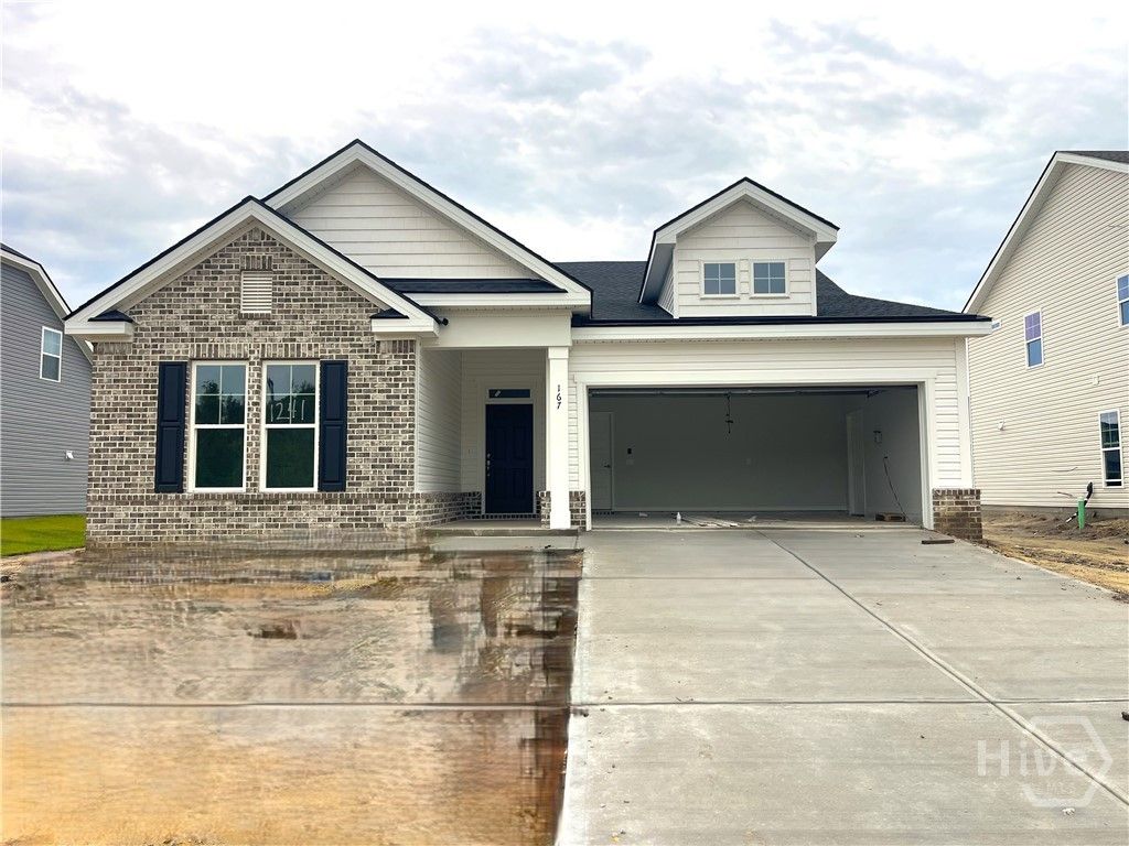 167 Como Drive (167 Como Drive)