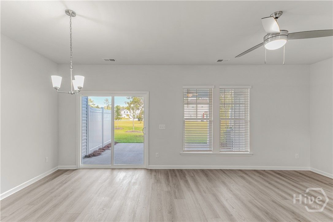 NOT THE ACTUAL TOWNEHOME. Pictures are of a Finish