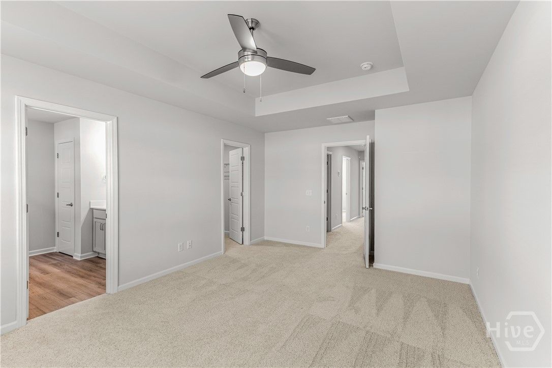 NOT THE ACTUAL TOWNEHOME. Pictures are of a Finish