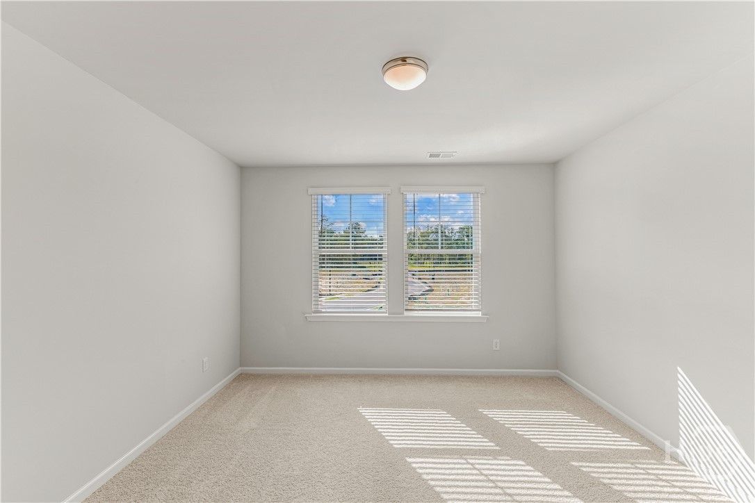 NOT THE ACTUAL TOWNEHOME. Pictures are of a Finish