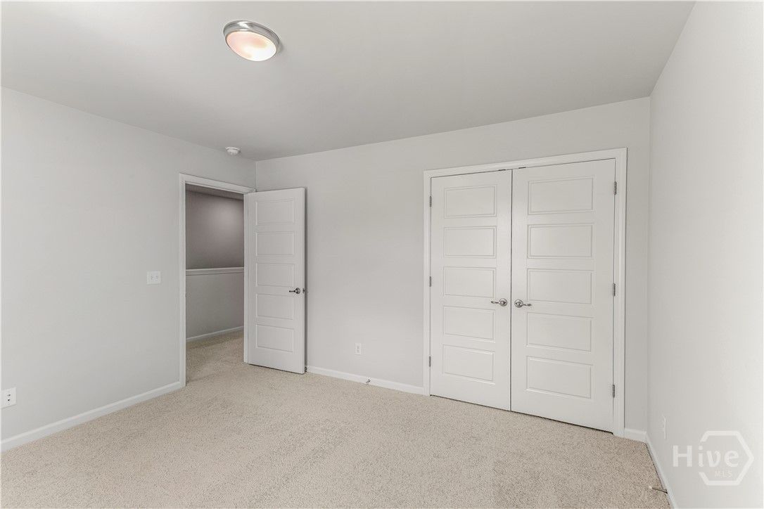 NOT THE ACTUAL TOWNEHOME. Pictures are of a Finish