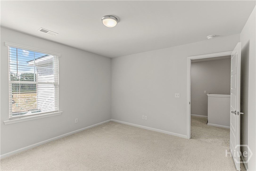 NOT THE ACTUAL TOWNEHOME. Pictures are of a Finish