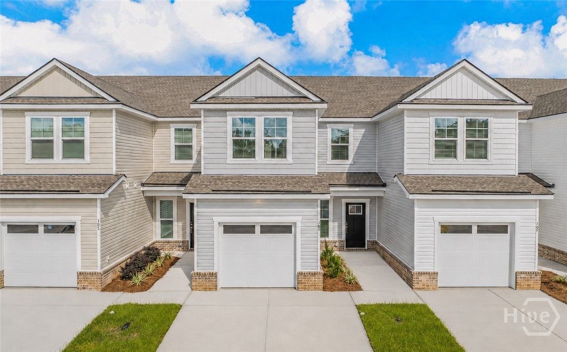 NOT THE ACTUAL TOWNEHOME. Pictures are of a Finish