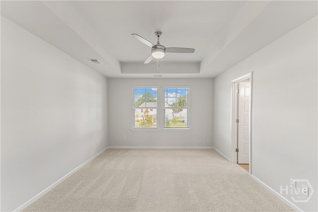 NOT THE ACTUAL TOWNEHOME. Pictures are of a Finish