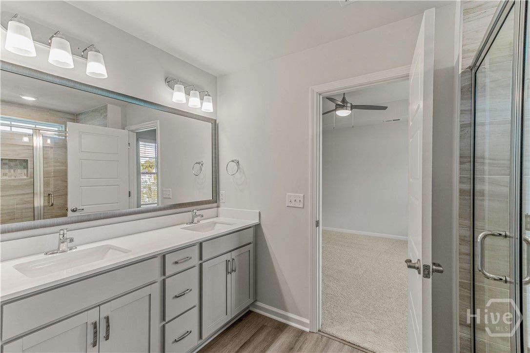 NOT THE ACTUAL TOWNEHOME. Pictures are of a Finish