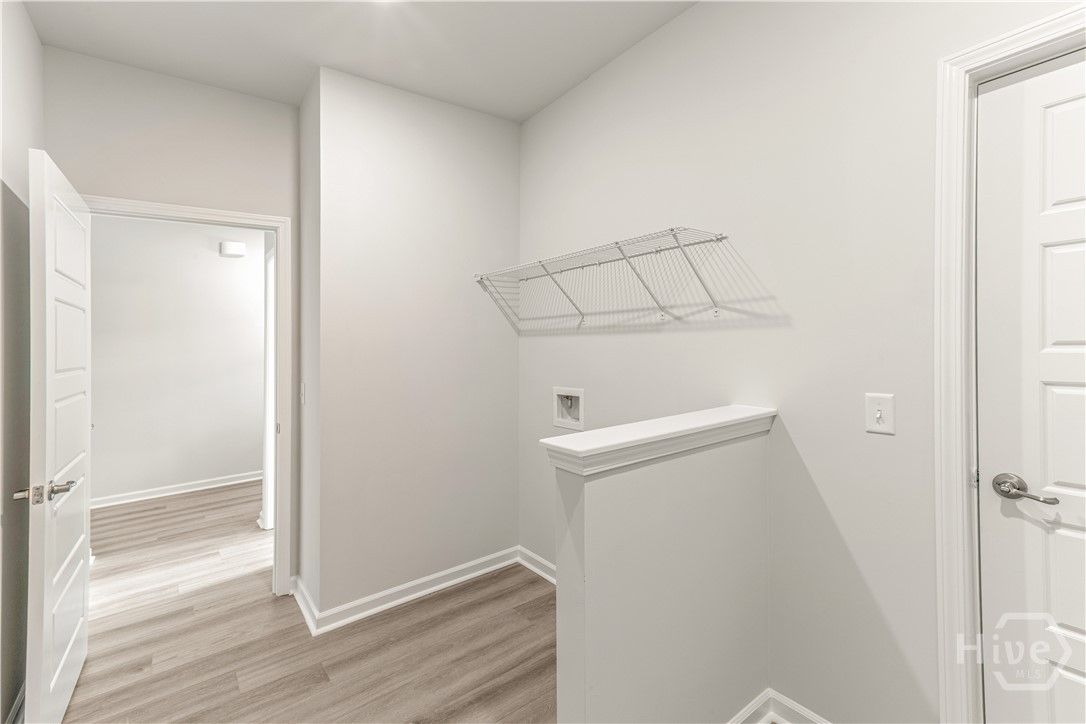 NOT THE ACTUAL TOWNEHOME. Pictures are of a Finish