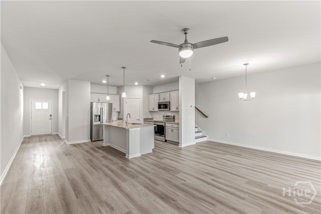 NOT THE ACTUAL TOWNEHOME. Pictures are of a Finish