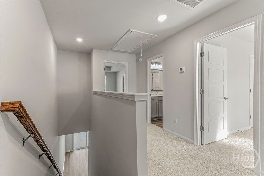 NOT THE ACTUAL TOWNEHOME. Pictures are of a Finish