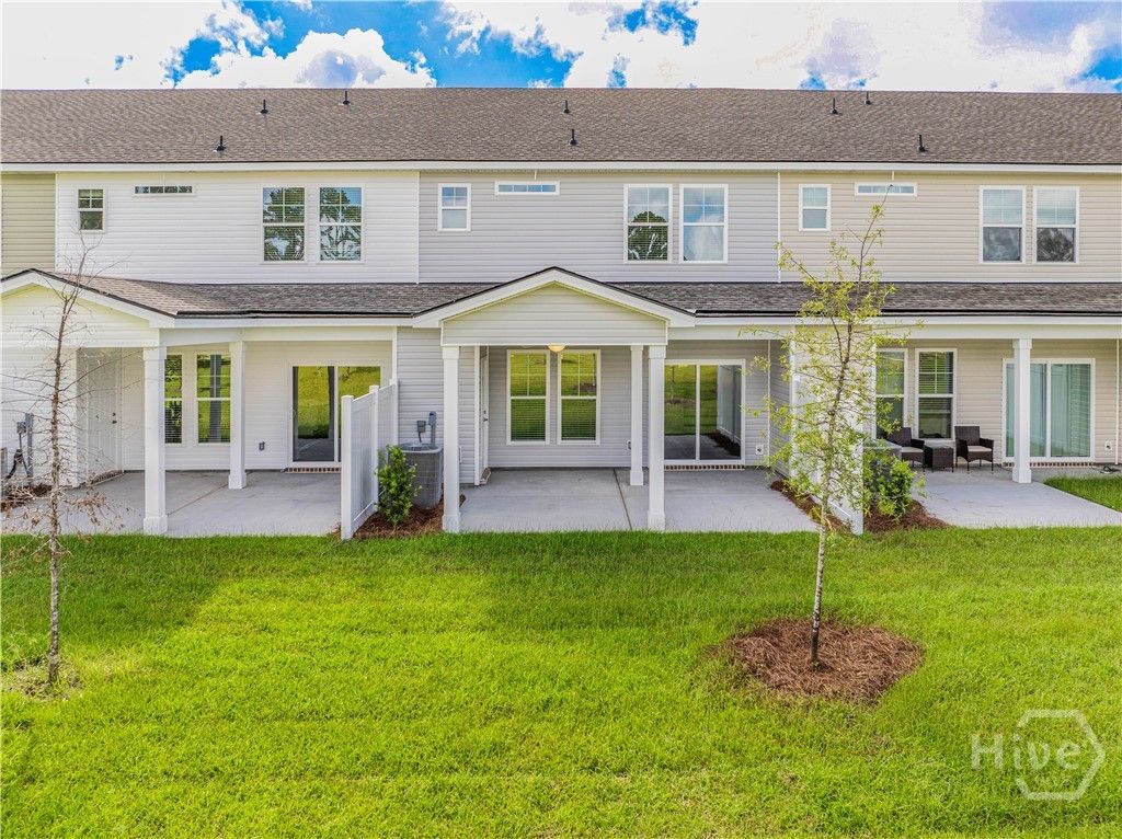 NOT THE ACTUAL TOWNEHOME. Pictures are of a Comple