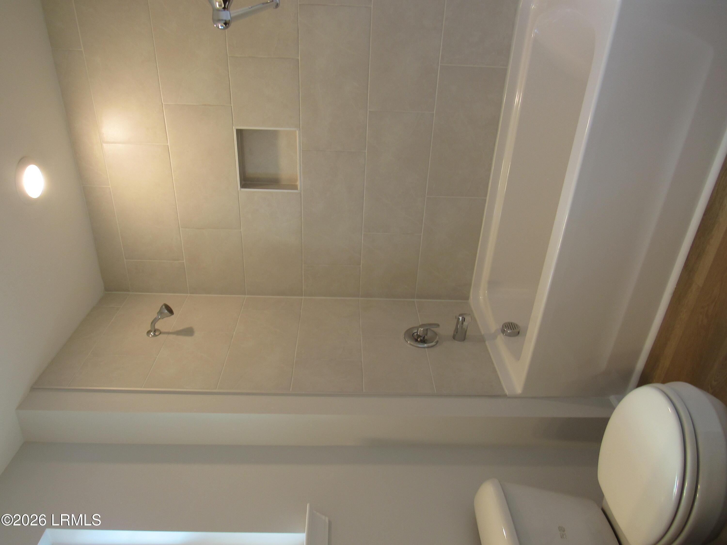 ceramic tile surround