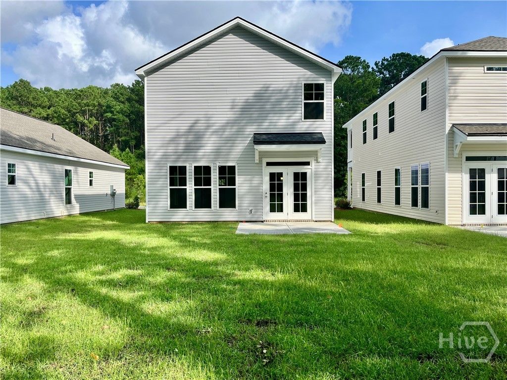 Virtually altered grass & landscaping.