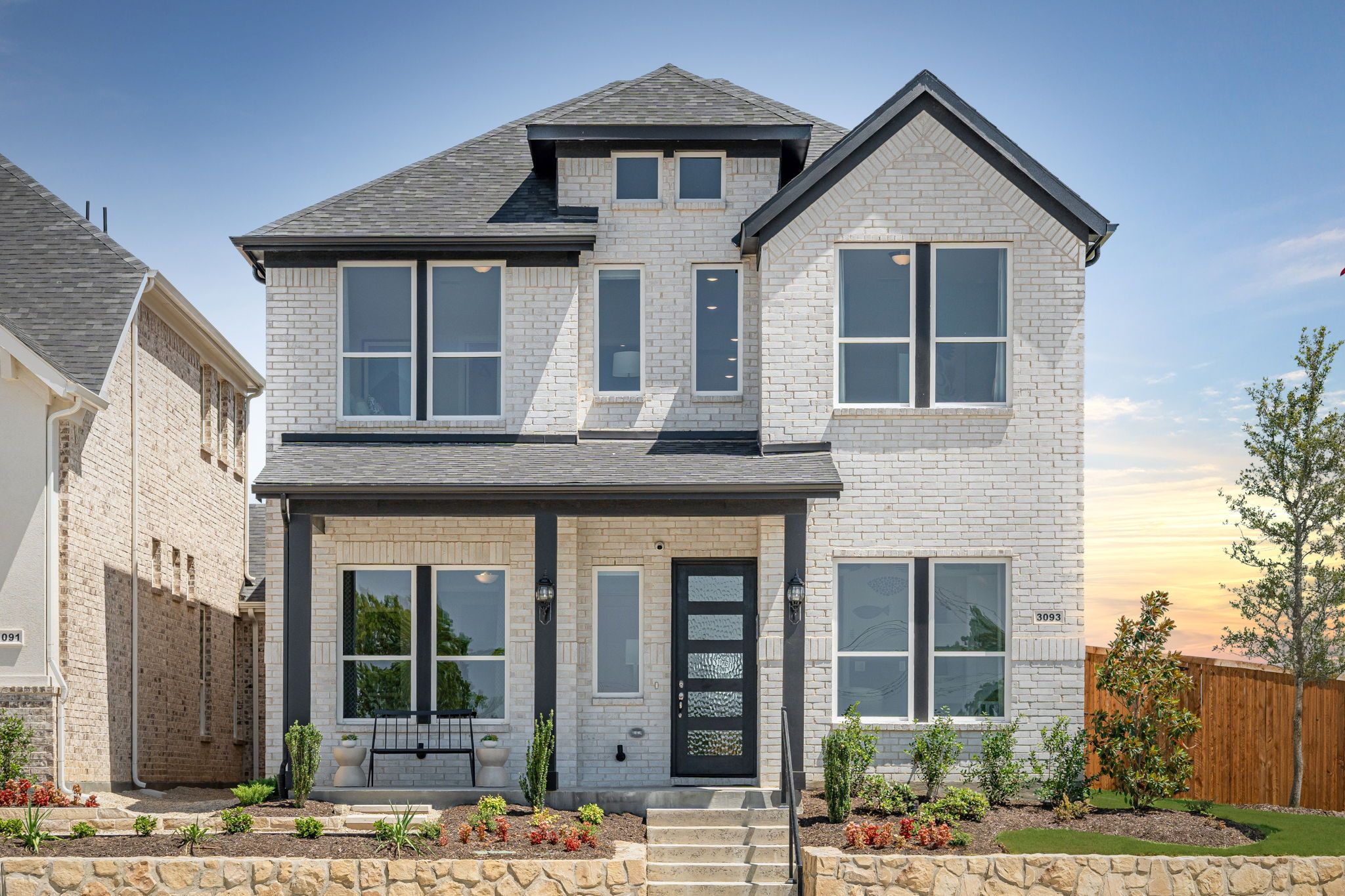 Dominion at Brookhollow por Landon Homes en Dallas Texas