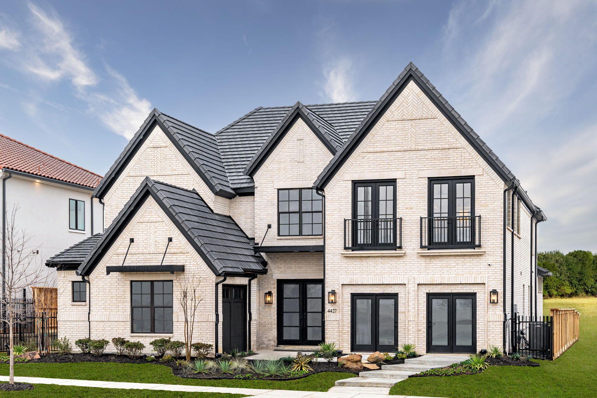 Fields Prestige - 60's por Landon Homes en Dallas Texas