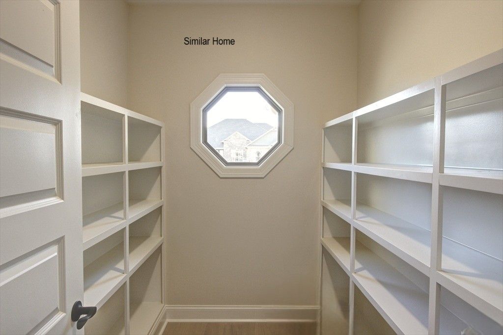 Pantry Walk In