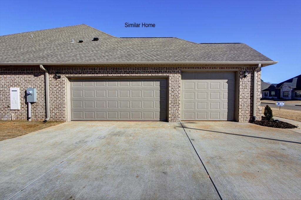Exterior 3 Car Garage