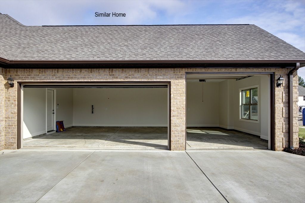 Exterior 3 Car Garage