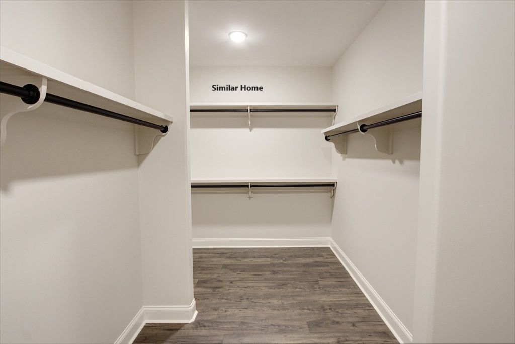 MasterCloset Wood Shelving
