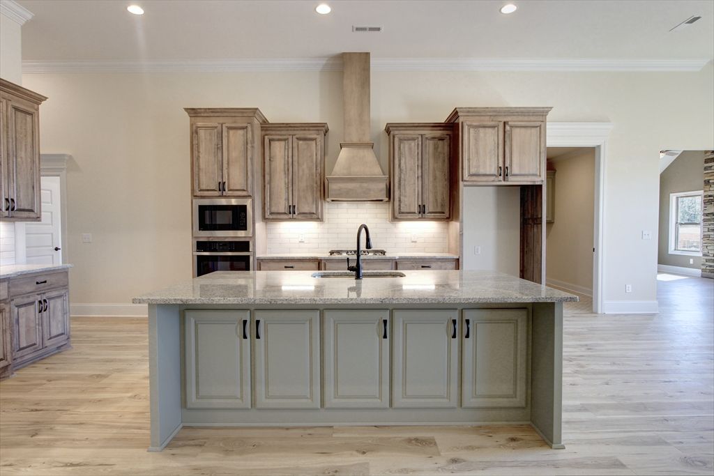 Kitchen Wood Cabinets