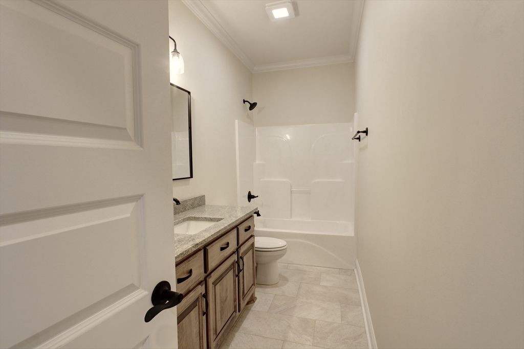 Hall Bath2