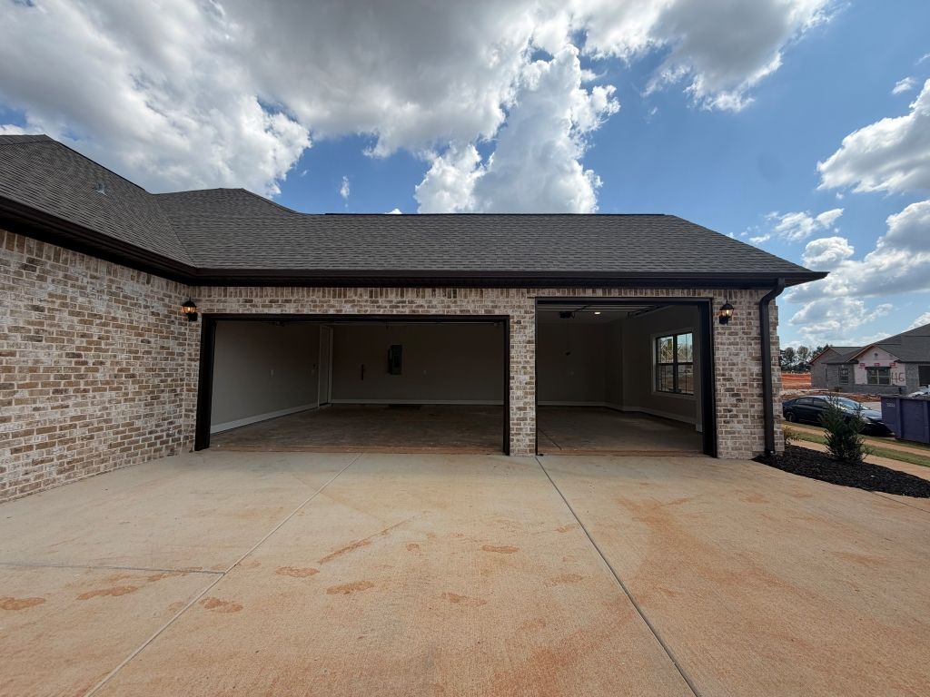 3 Car Garage