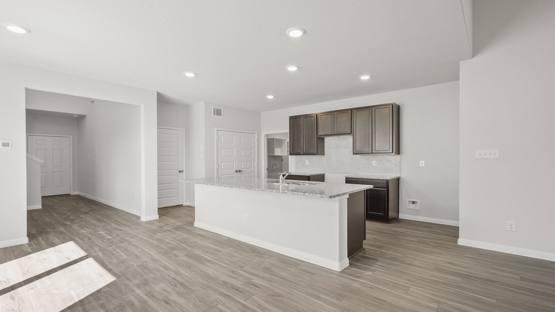 Dining to Kitchen