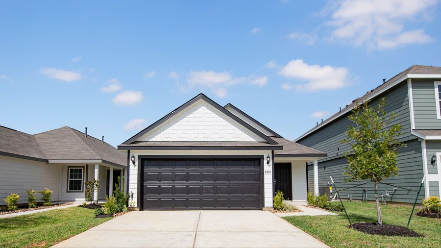 2521 Hawks Eye Drive (The Pinewood)