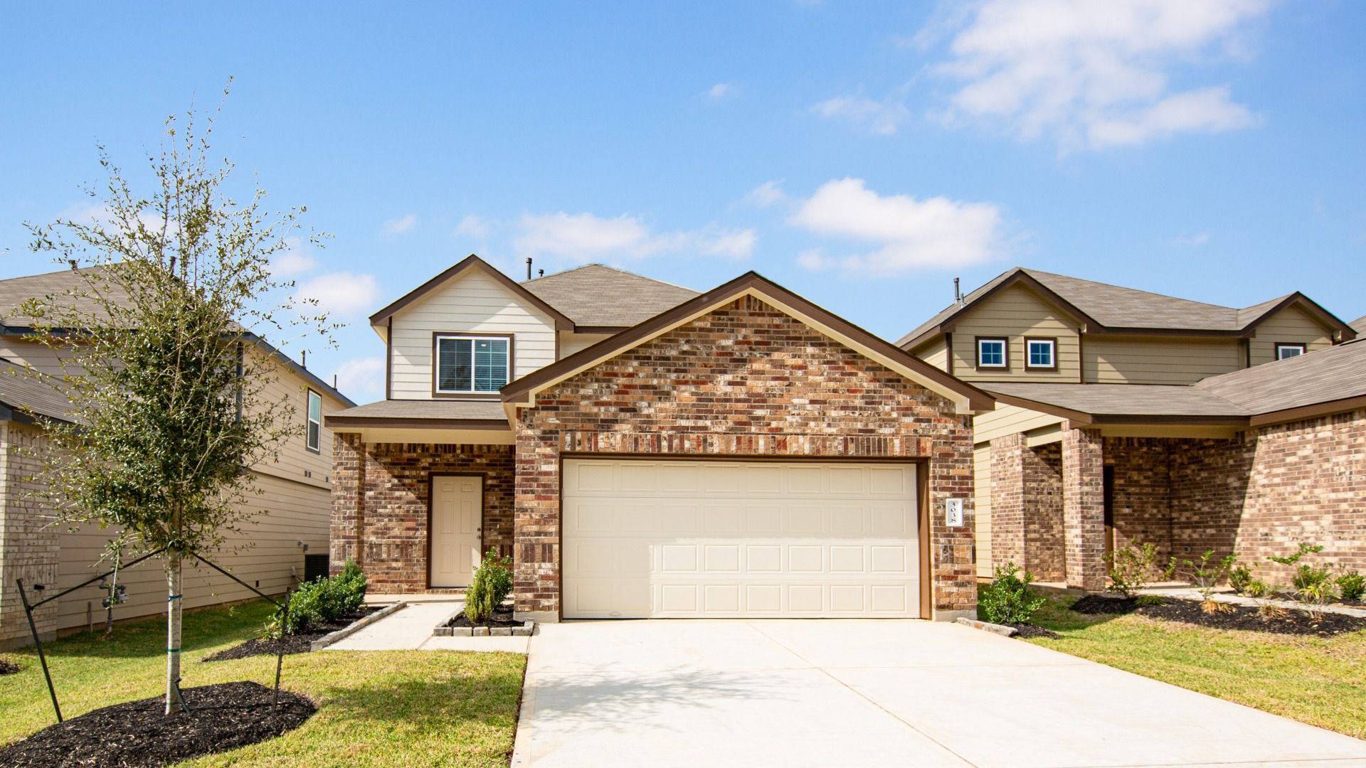 The Woodland - Mackenzie Creek: Conroe, Texas - Legend Homes