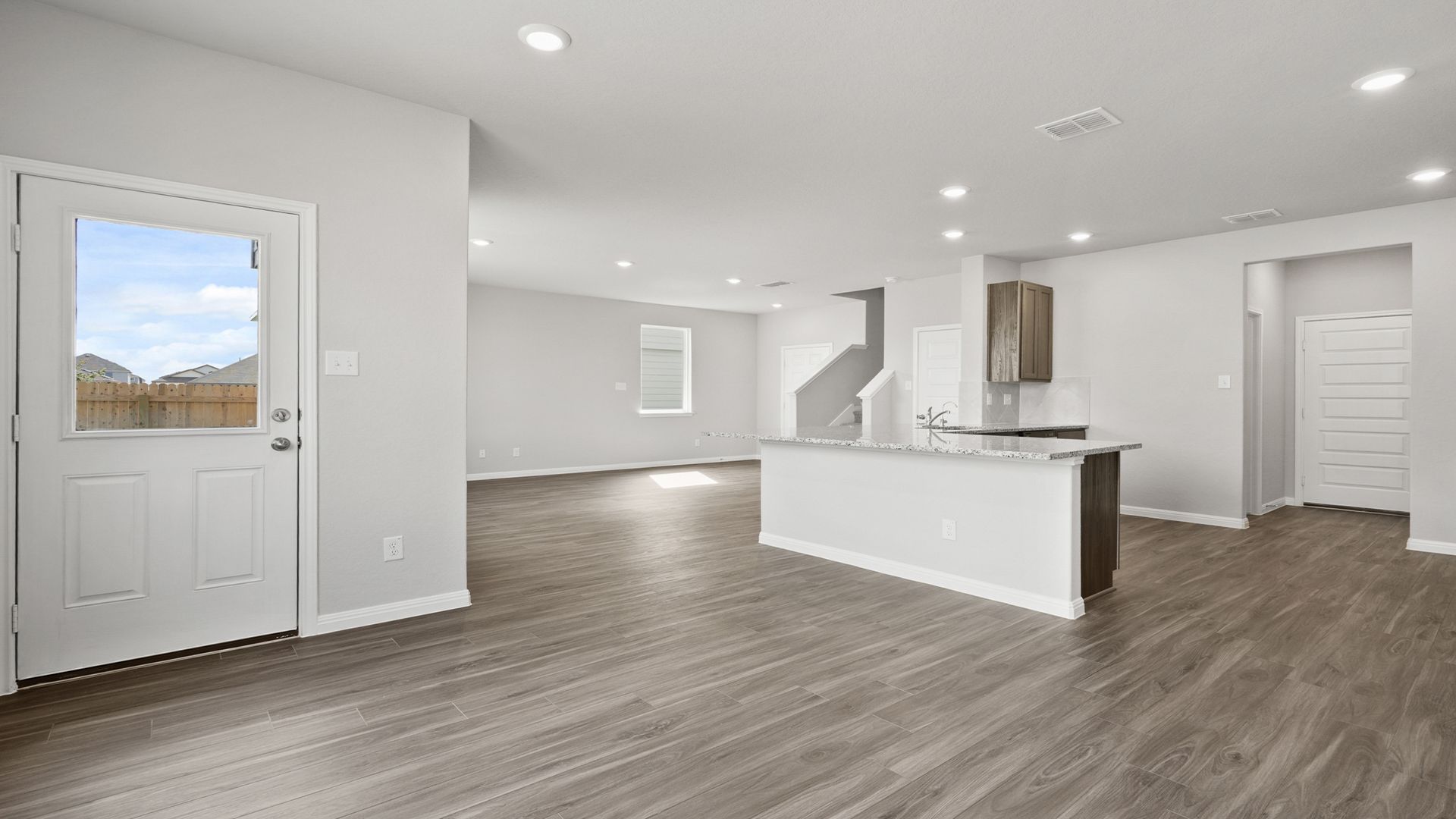 Dining to Kitchen