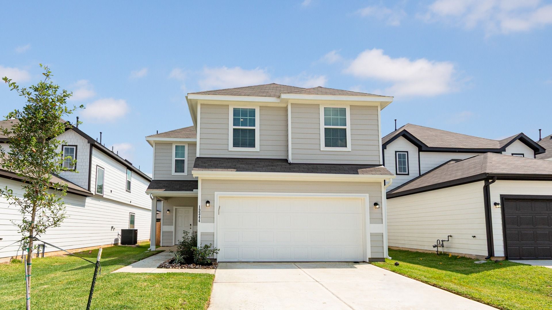 The Lowry - River's Edge: Conroe, Texas - Legend Homes