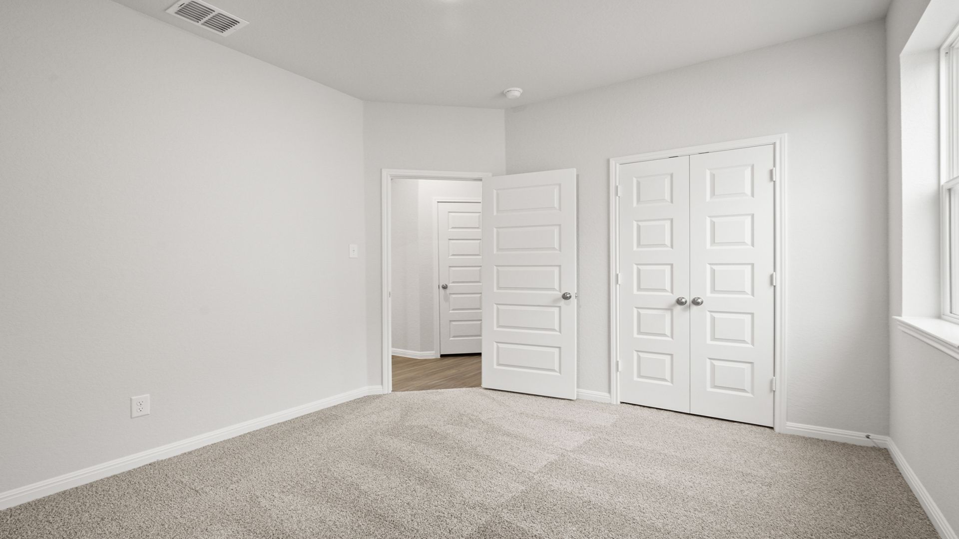 Secondary bedroom
