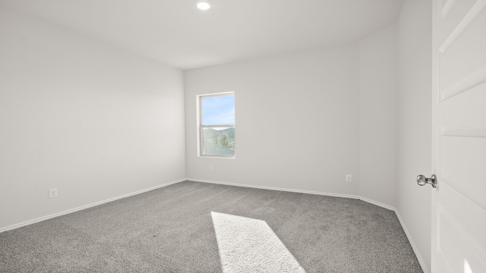 Secondary bedroom