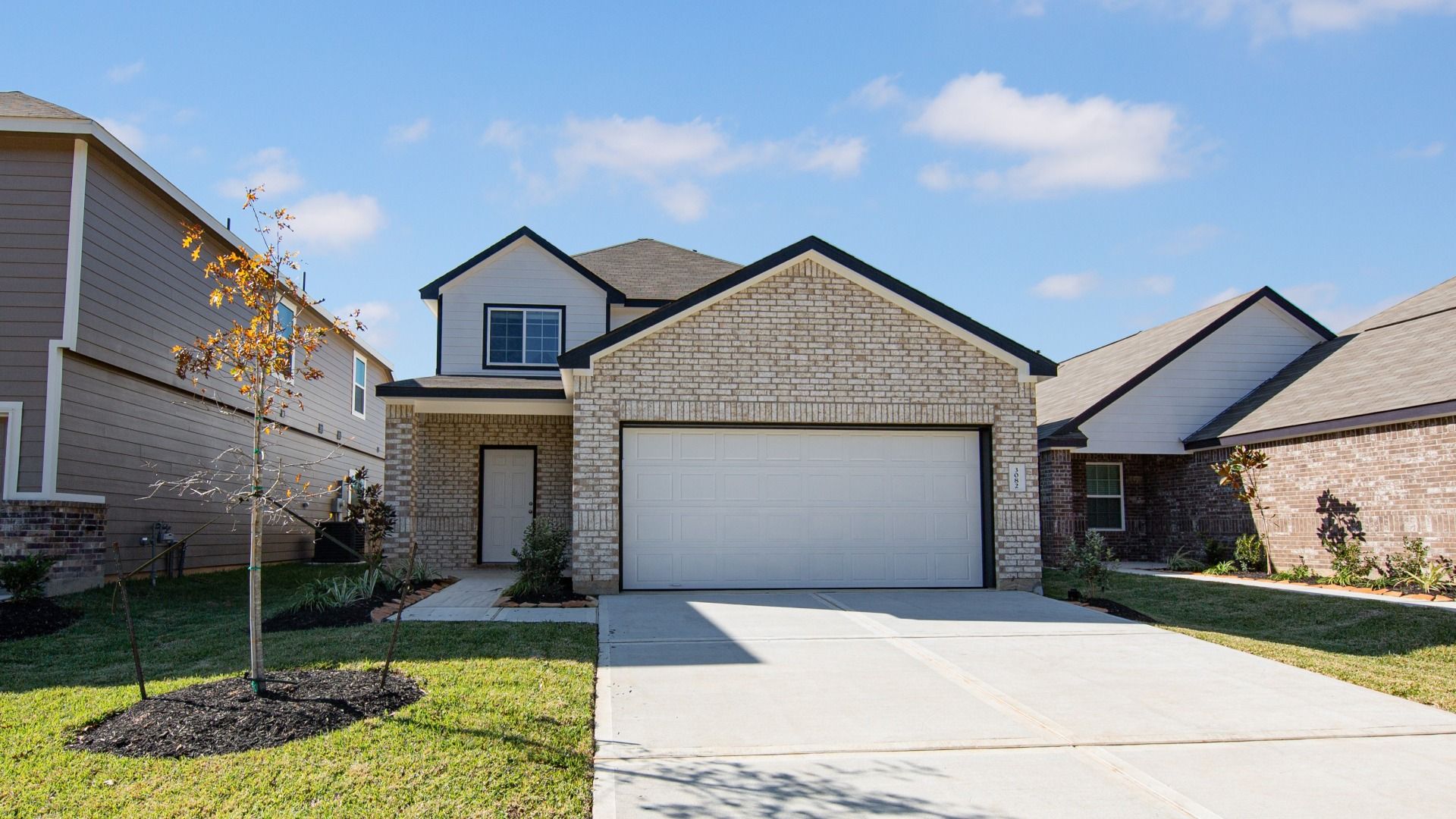 The Woodland - Mackenzie Creek: Conroe, Texas - Legend Homes