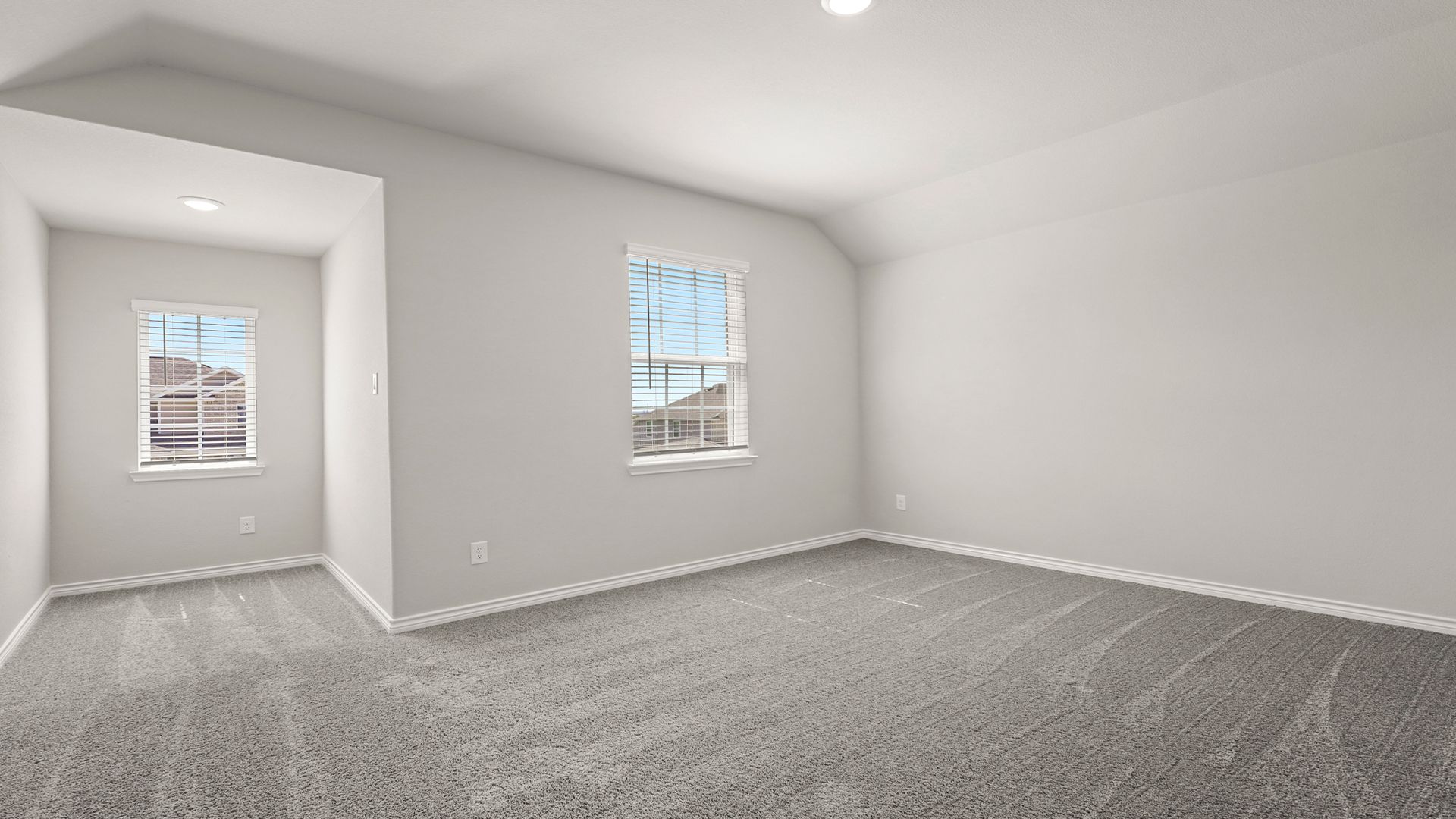 Secondary bedroom