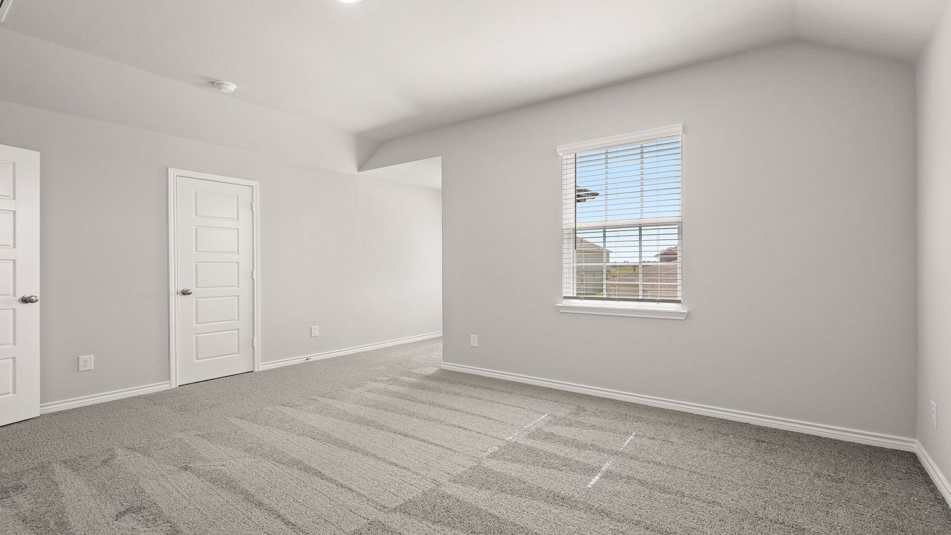 Secondary bedroom
