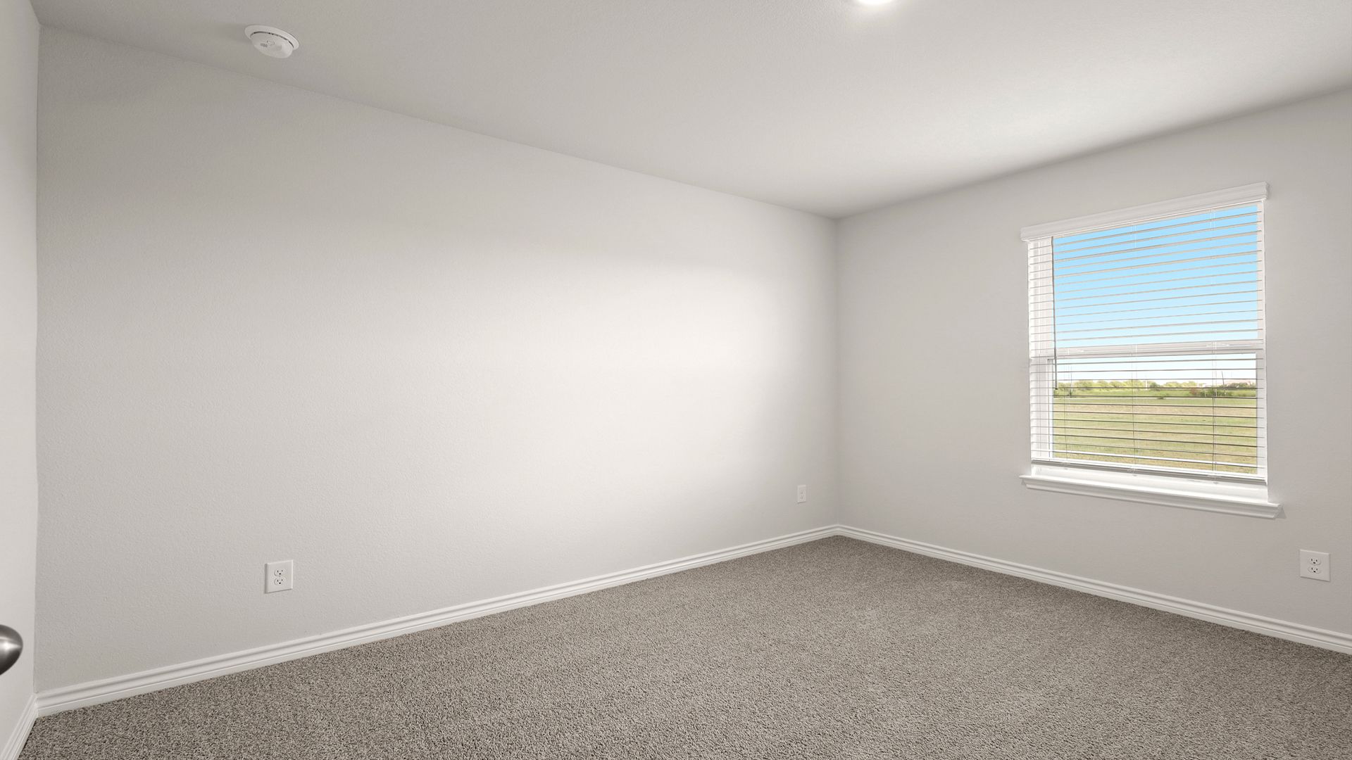 Secondary bedroom