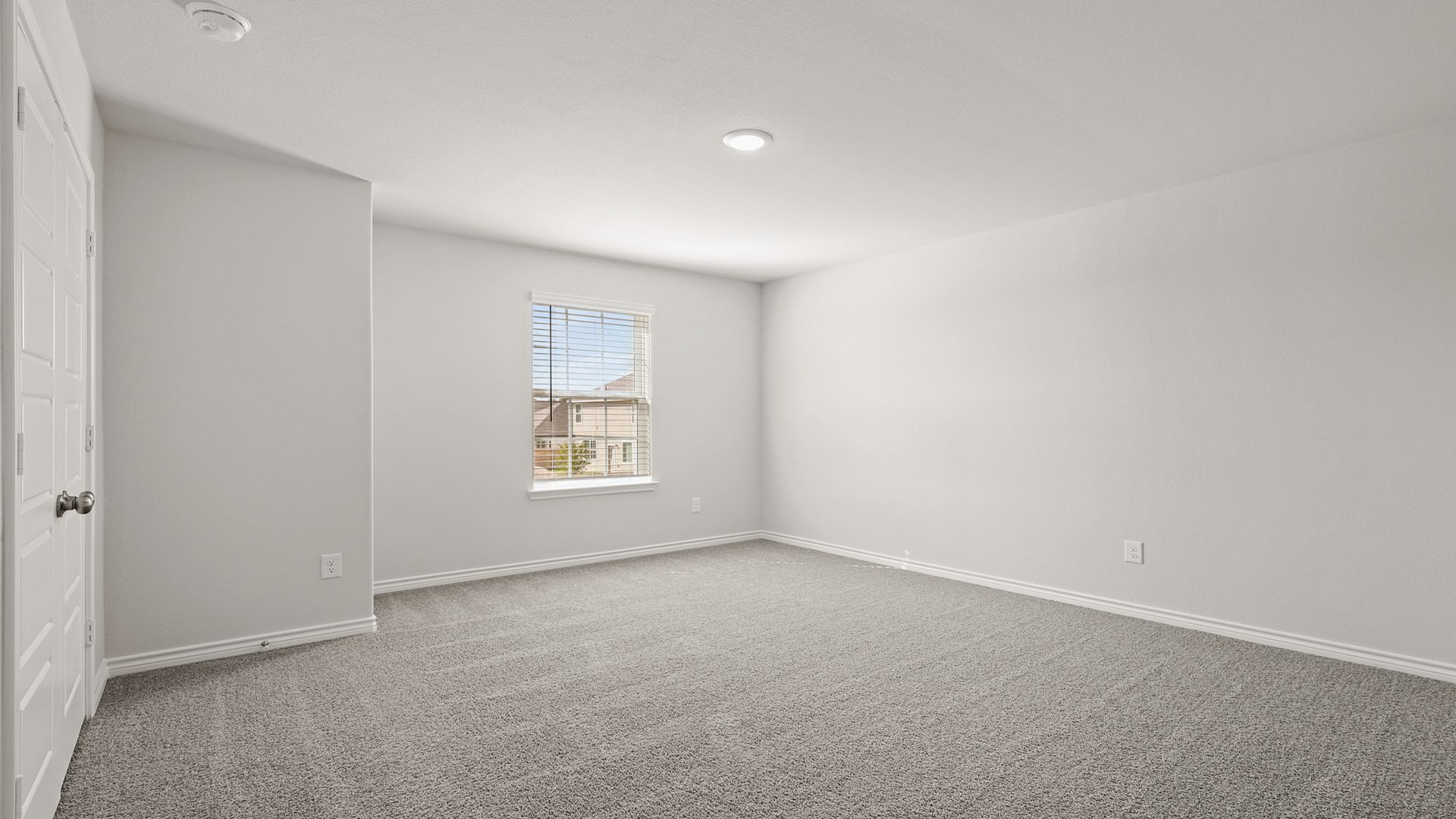 Secondary bedroom