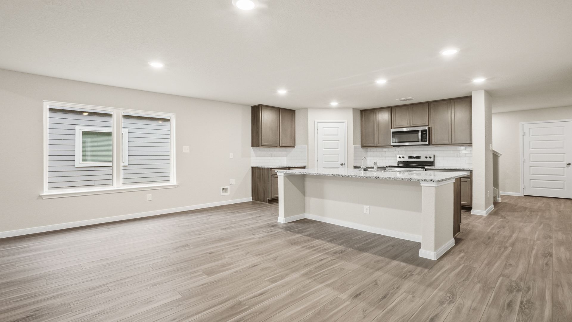 Dining to Kitchen