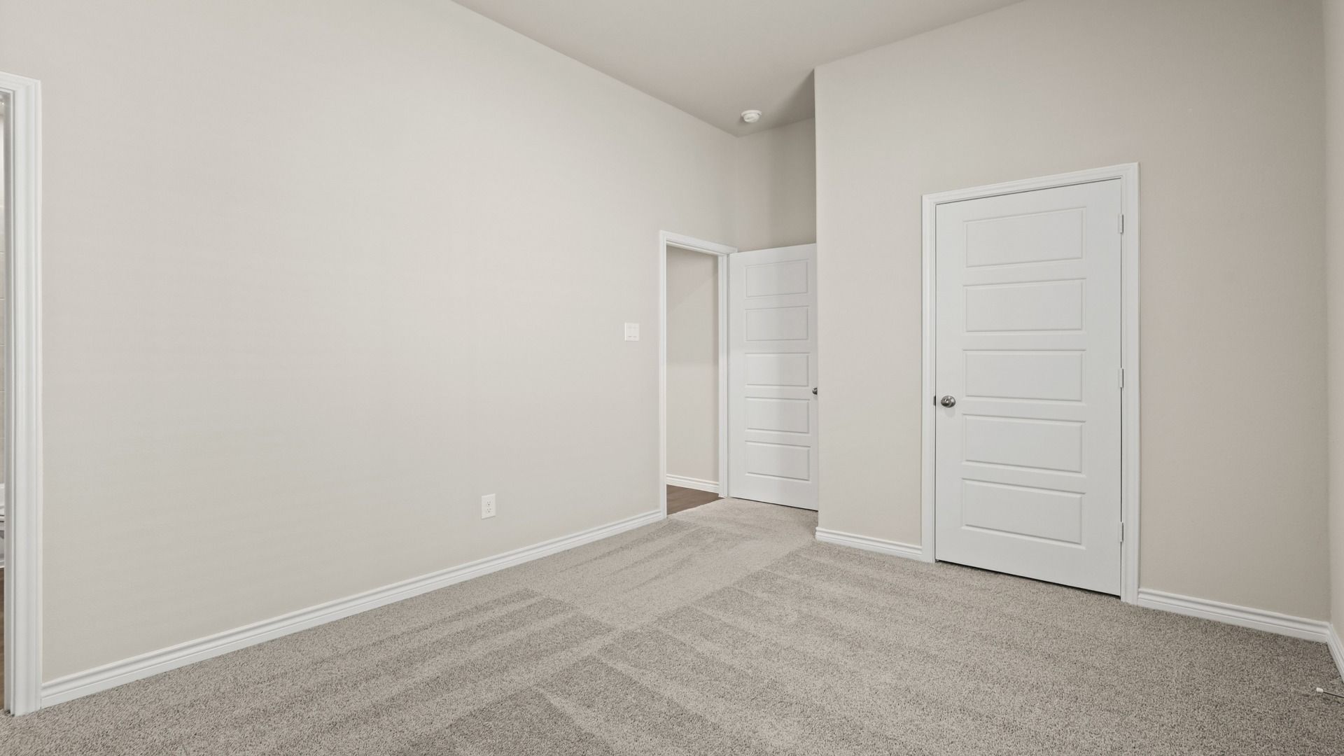 Secondary bedroom
