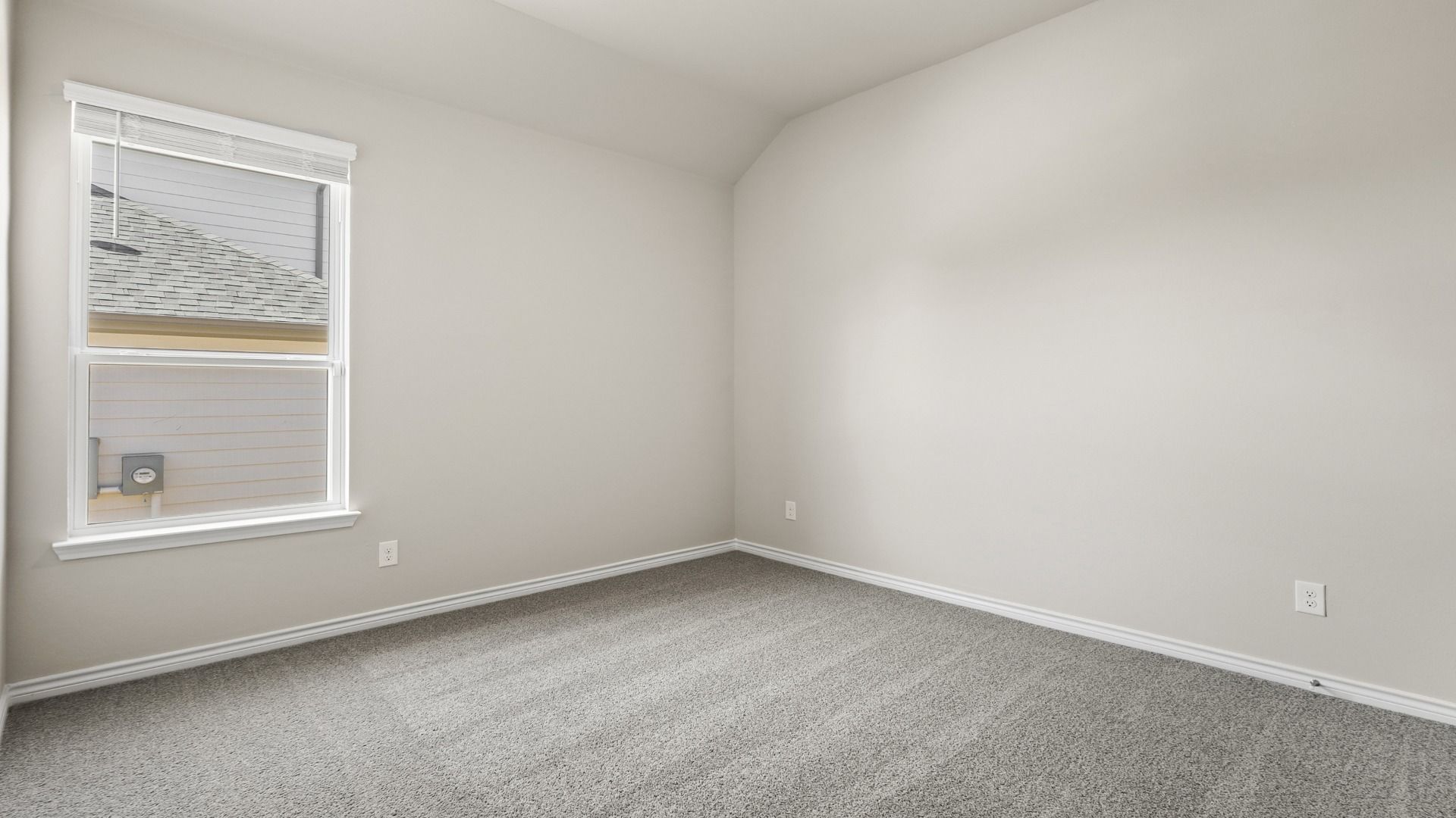 Secondary bedroom