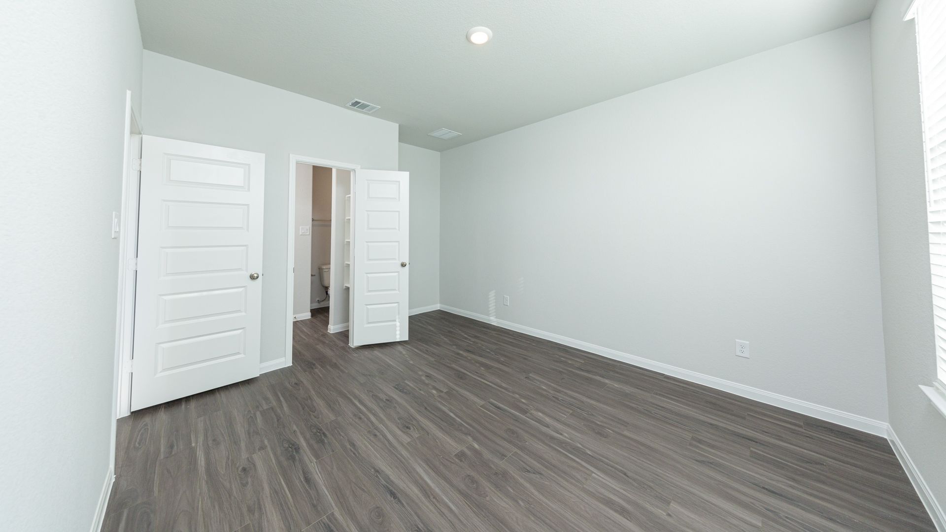 Images are a model representation and may depict options and upgrades not featured on the home available for purchase.
