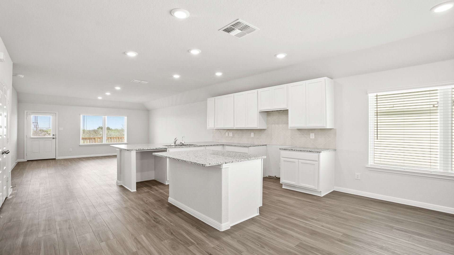 Dining to Kitchen