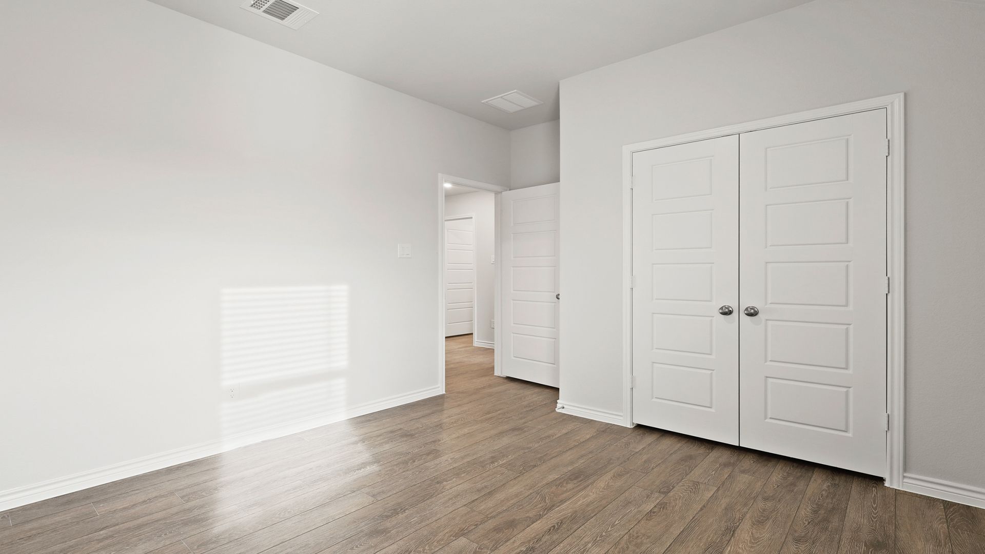 Secondary bedroom
