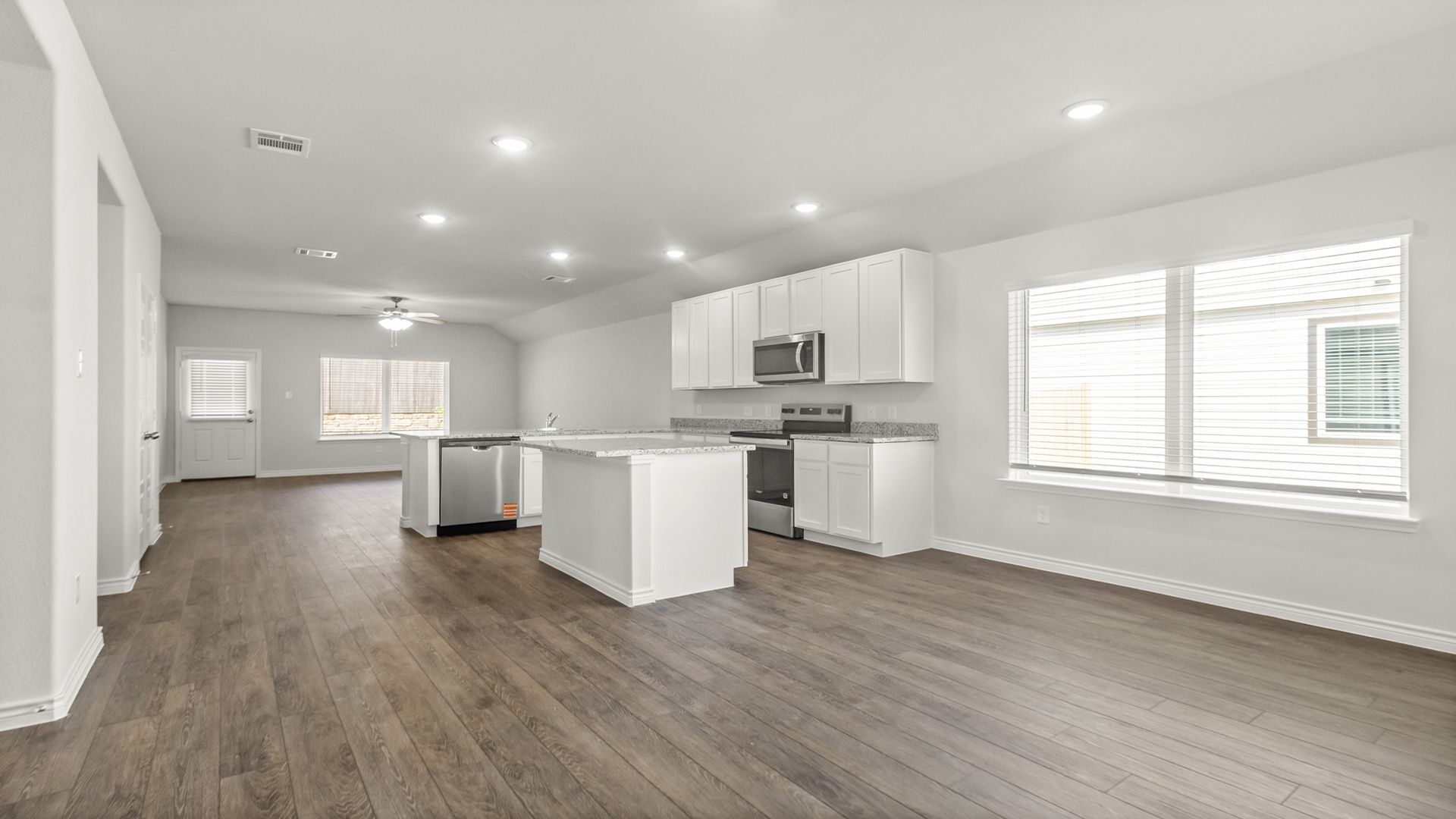 Dining room to kitchen