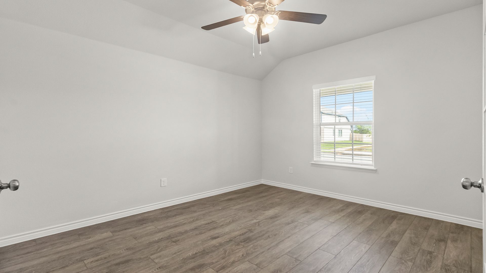 Secondary bedroom